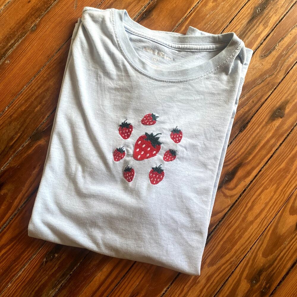 Strawberry Embroidered Eddie Bauer Light Blue Tee size Medium